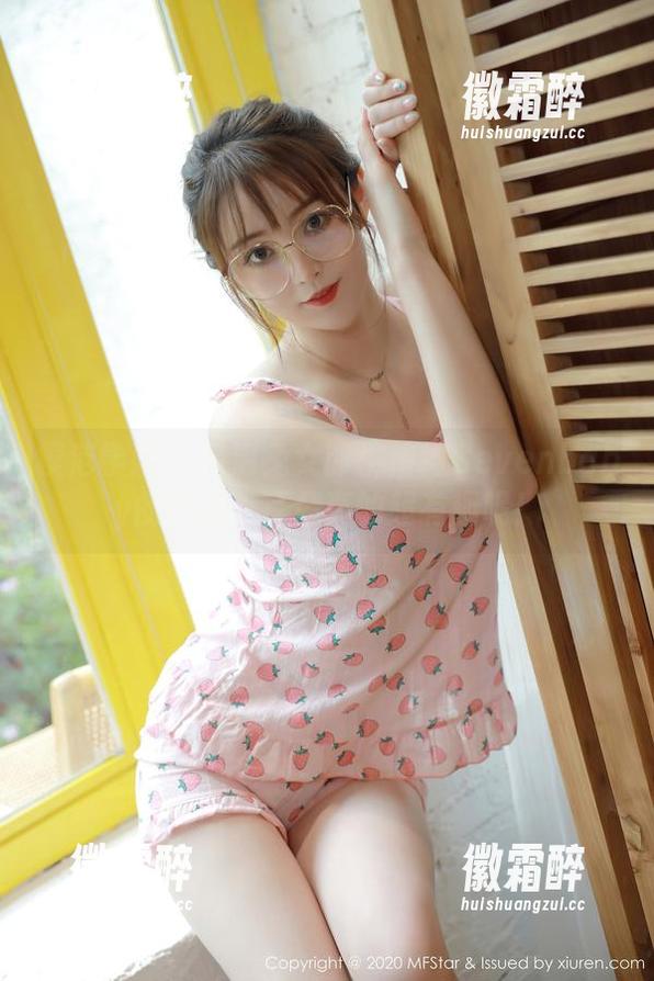 模范学院 - 高清兔女郎柳侑绮Sevenbaby的作品，耳朵真的超有趣呢！