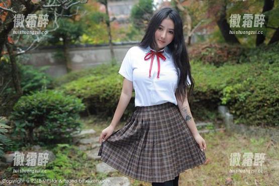 模范学院 - 草莓兔兔与红裙：这组合我得反复看，还有没有其他的黑马图集？