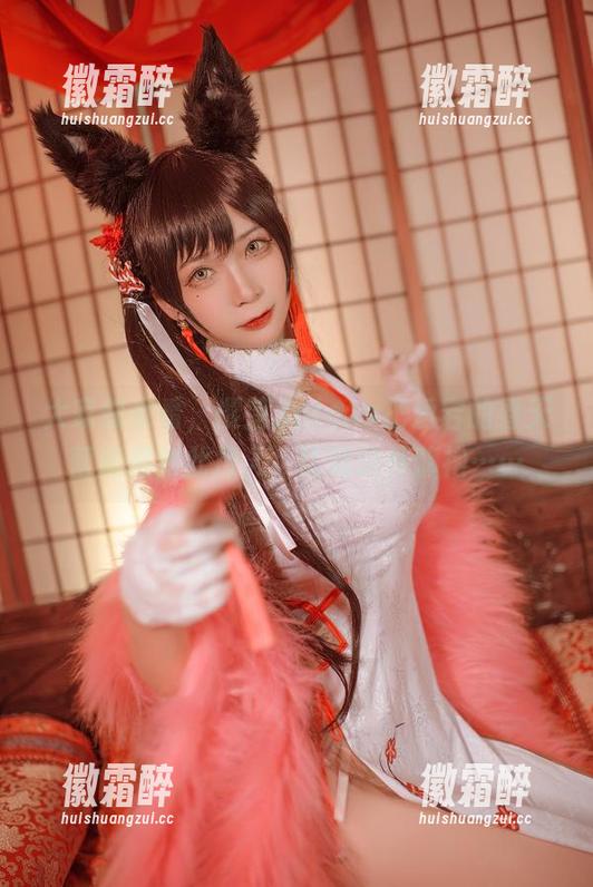 大家快来看，樱落Selena把爱宕的春天营造得如此撩人，比如这件旗袍……