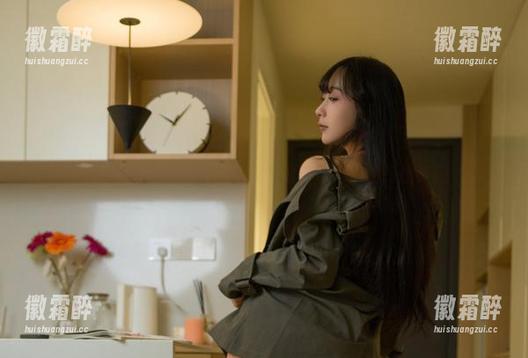 浅安安 浅安安泳衣合集:翻滚吧,青春与海浪的二重奏!