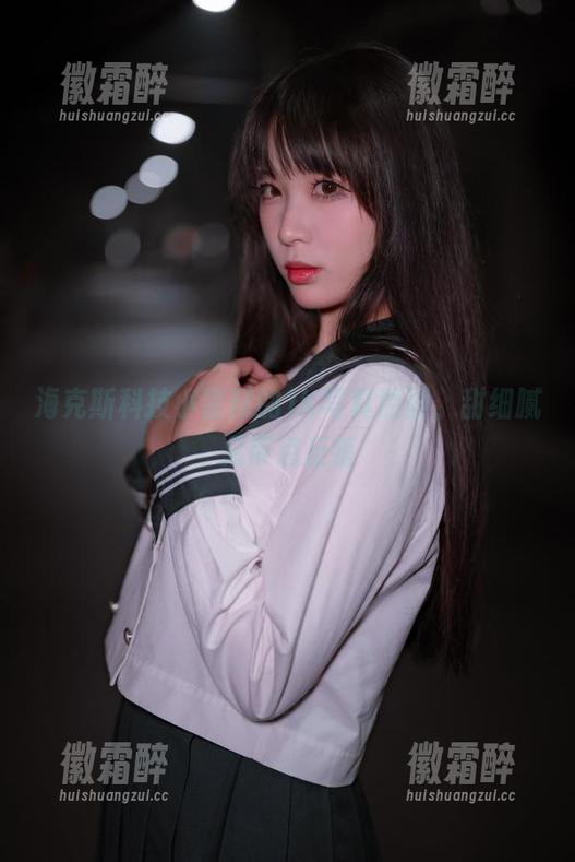 海克斯科技小蛋糕的JK写真原图，甜细腻又带点反叛