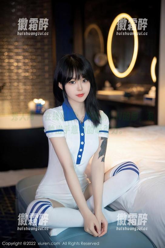 秀人网 - 在线收藏：周琰琳LIN的脚，有一种出乎意料的吸引力。