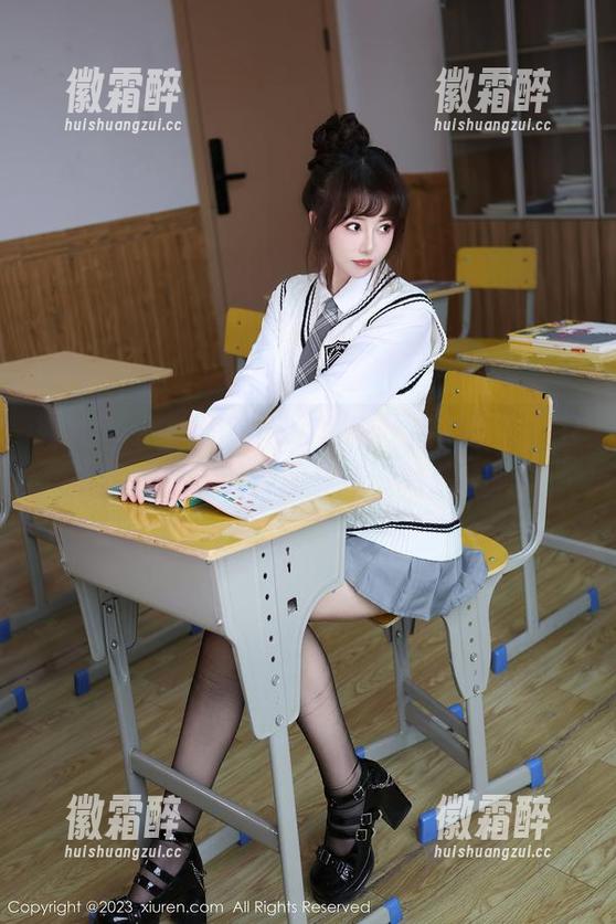 秀人网-奈汐酱nice 秀人网 - 奈汐酱nice学姐的写真图集:只需要一眼,就能让你放弃减肥计划!