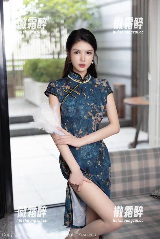 秀人网-安妮Tess 秀人网 - 图片中的安妮Tess,原来全套只要一双棉袜就够了!