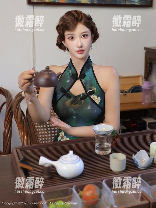 秀人网 - 林乐一在运动写真集中，活力四射，就等你来瞧了！