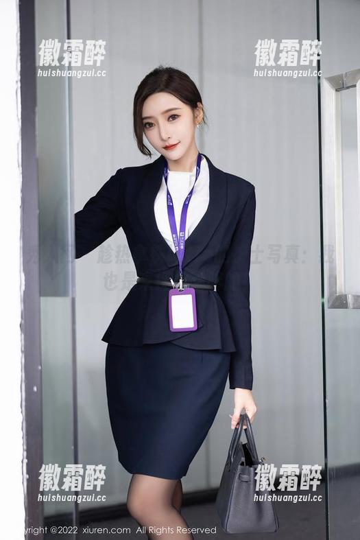 秀人网 - 趁热拿铁latte的护士写真：我也是来拯救咖啡的！