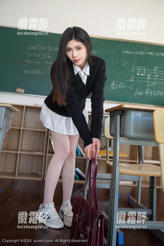 秀人网 - 就这“麦田”的红裙，高清写真让我震惊：美得毫无道理，怎么看诀窍？