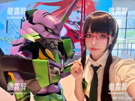 秋山AkI给我们的“mirror彩云”全套，真是没想到……这波好奇心又被勾起来了。
