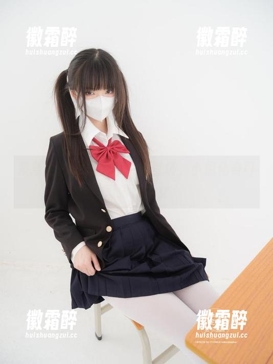 紧急企划 - 最新水手服登场，小恩化身可爱海洋少女