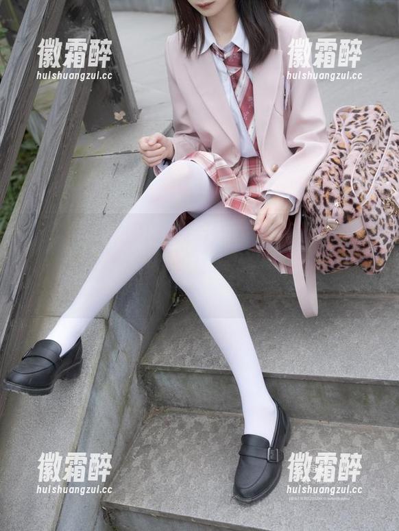 紧急企划 - 图集大公开：林书辞的甜心风景，这可不是普通的甜腻，而是独特的俏皮。