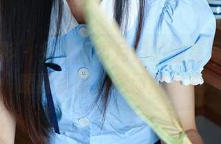 绮梦摄影 - 免费提供月月的油亮写真，眼睛要留意，别闭得太紧