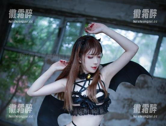 一打开翎柒菜菜的图包，透明得我开始胡思乱想，是要去哪里透气？