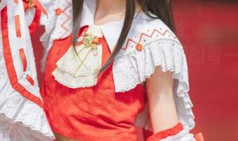 图集解锁：花柒Hana让礼服的每一缝隙都在说话