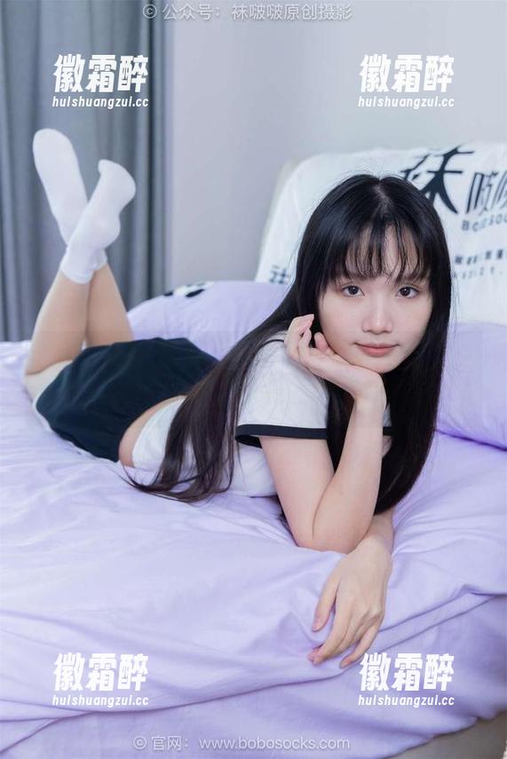 袜啵啵-小安 袜啵啵 - 就想说,小安的运动鞋搭配,私拍图包让我怀疑鞋子也能这么好看?
