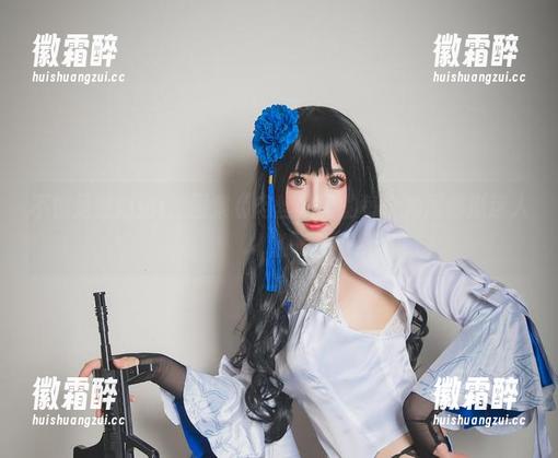 不愧是雯粥粥i，图集《肉丝》里的每个角度都挺迷人的