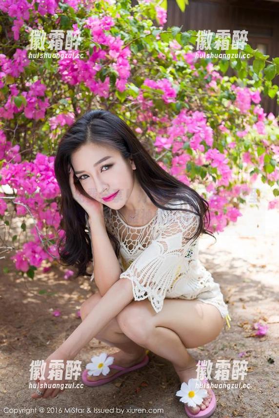 魅妍社-妤薇Vivian 魅妍社 - 免费分享!妤薇Vivian在白裙里的原图,一个眼神就能讲万千。